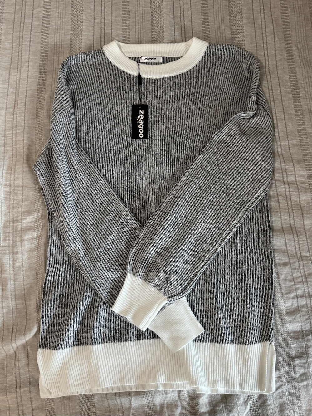 zeagoo Gray & White Ribbed Crewneck Sweater